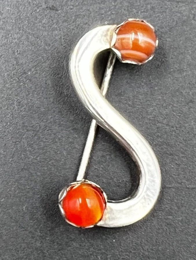 Antique Antique Solid Silver S Brooch set with Natural Agate