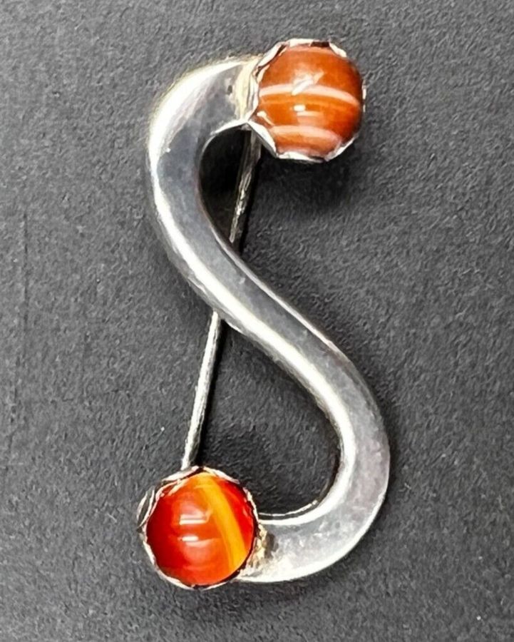 Antique Antique Solid Silver S Brooch set with Natural Agate