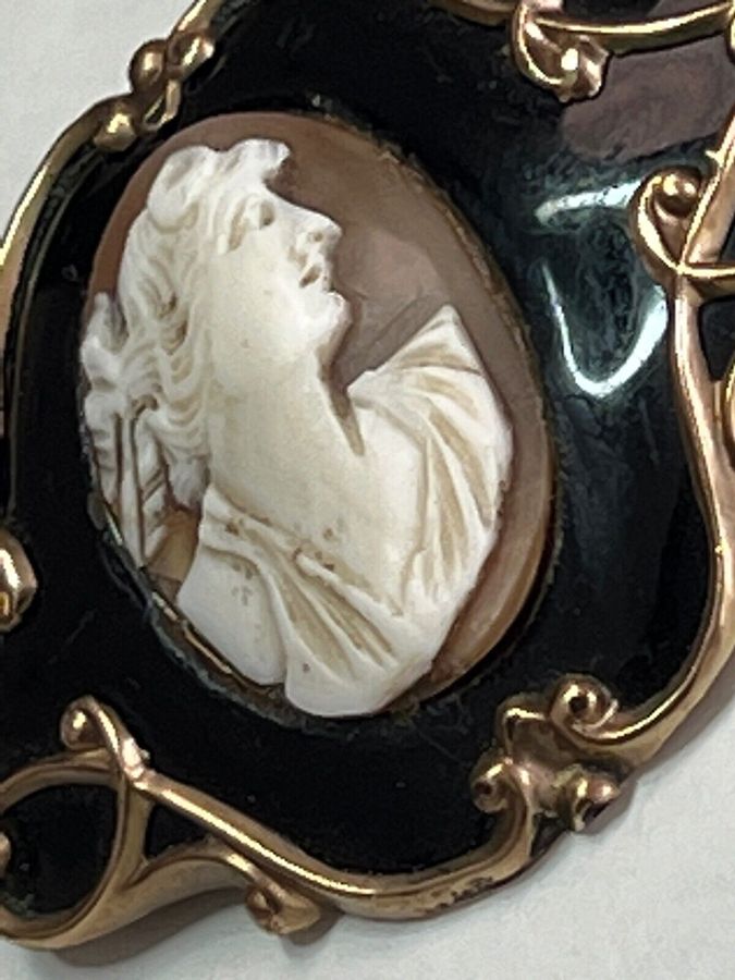 Antique Antique Victorian 9CT Gold Mourning Brooch With Carved Shell  Cameo Enamelled