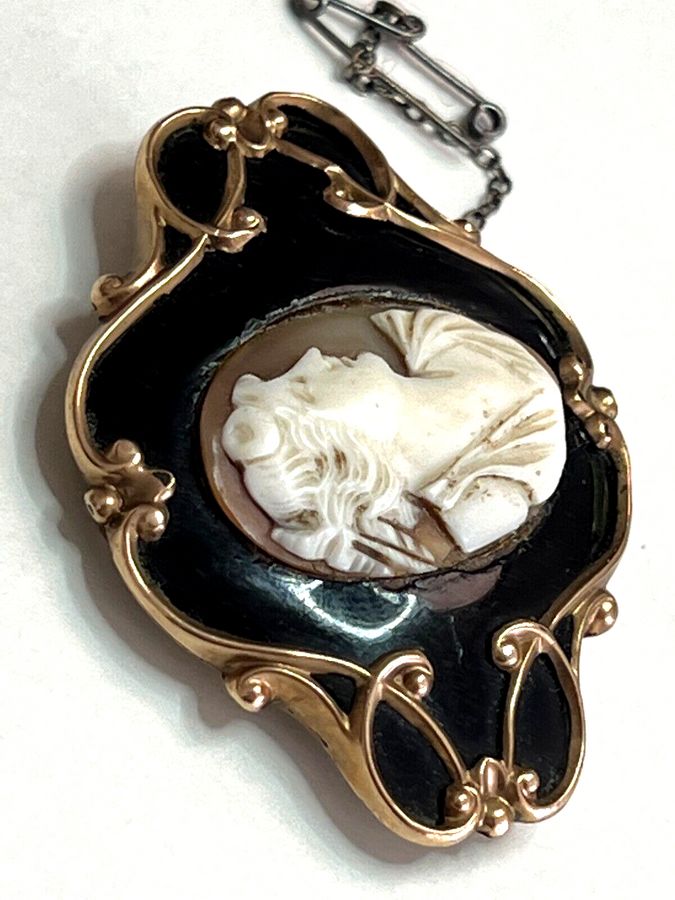 Antique Antique Victorian 9CT Gold Mourning Brooch With Carved Shell  Cameo Enamelled