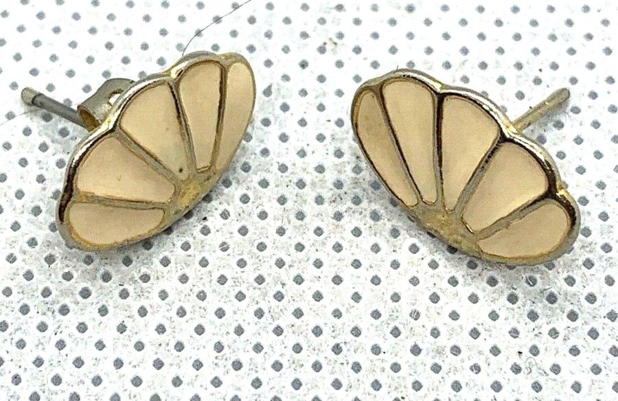 Antique Vintage Art Deco Enamelled Stud Earrings In the form of Shells