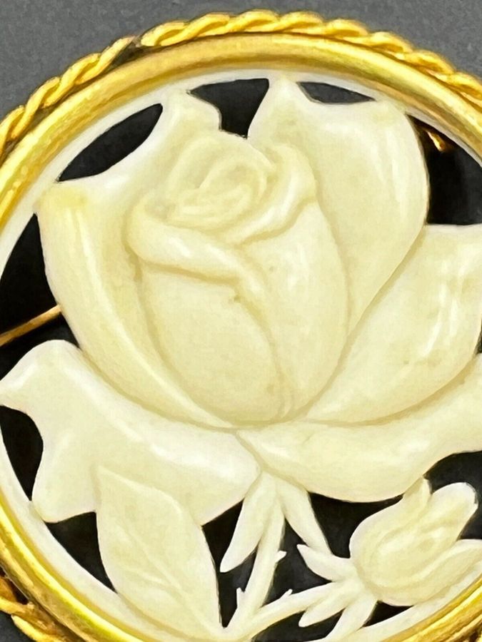 Antique Vintage Large Bakelite Cameo Brooch