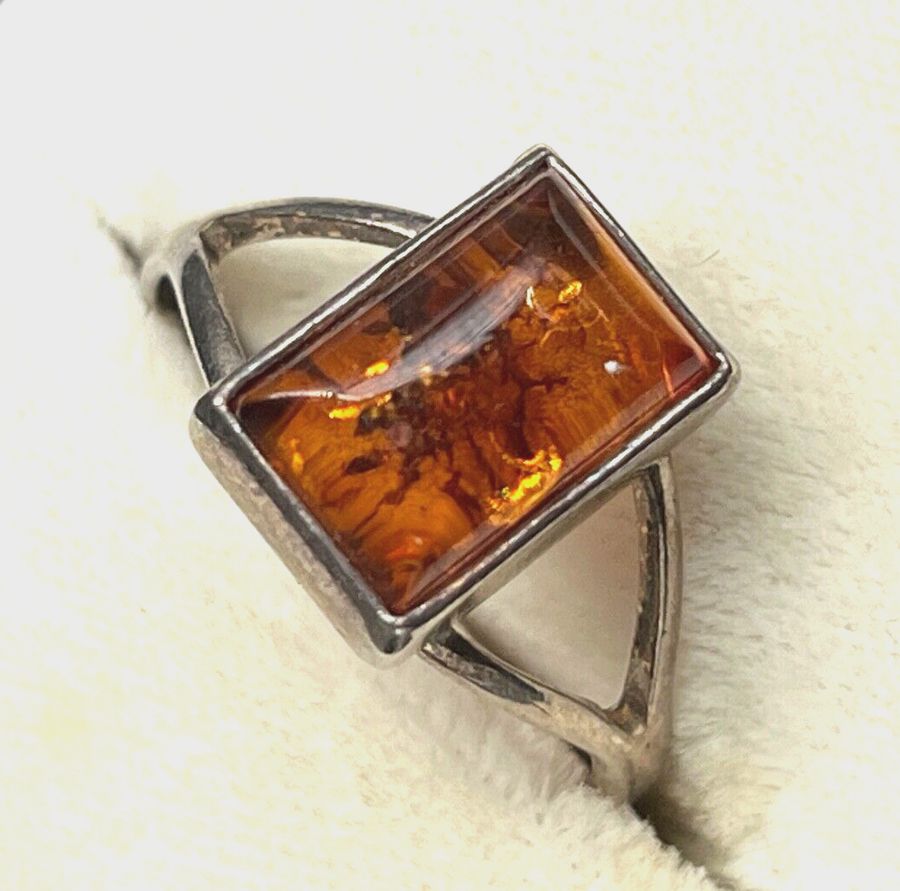 Antique Vintage Silver Ring set with Natural Baltic Amber  Hallmarked Size S