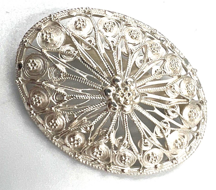 Antique Superb Quality Vintage Sterling Silver Filigree Oval  Brooch