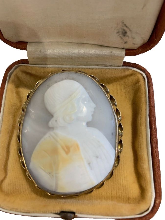 Antique Antique Cameo Brooch Pin Hand Carved Italian  Gold Young Augustus Italian