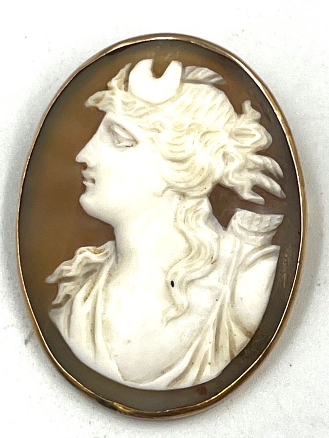 Antique Victorian High Carat Gold Natural Shell Cameo Brooch Hand Carved Italian