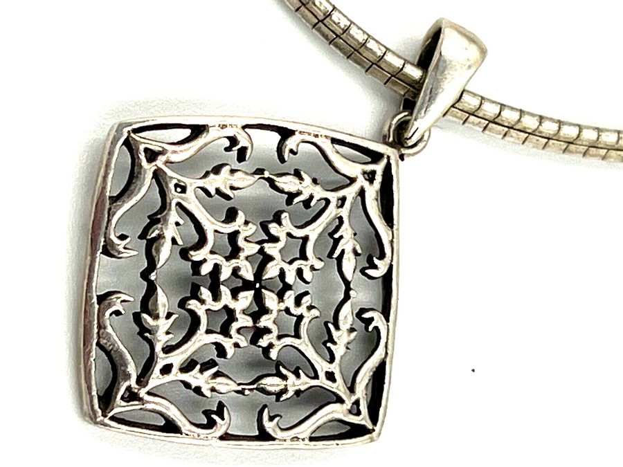 Antique Vintage Designer Solid Silver Hallmarked Pendant Necklace Lovely Thick Chain