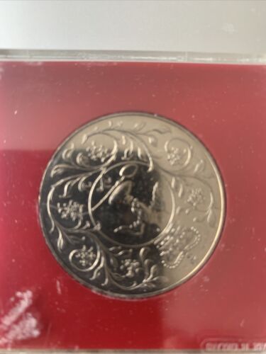 Antique 1952 1977 H M Queen Elizabeth ll Silver Jubilee Crown coin