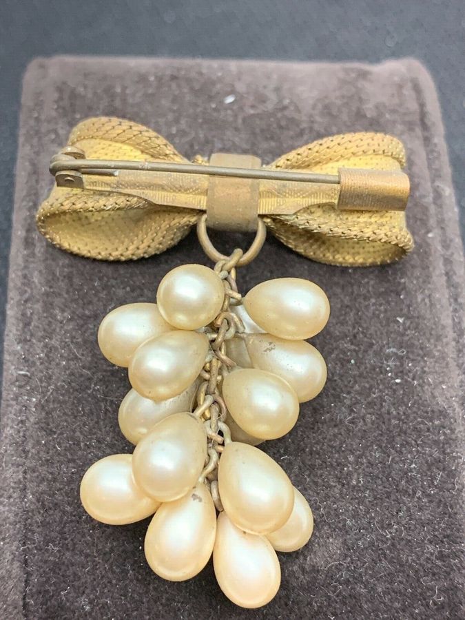 Antique Antique Vintage Large Victorian  Brooch set with Pearls