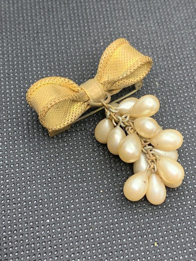 Antique Antique Vintage Large Victorian  Brooch set with Pearls