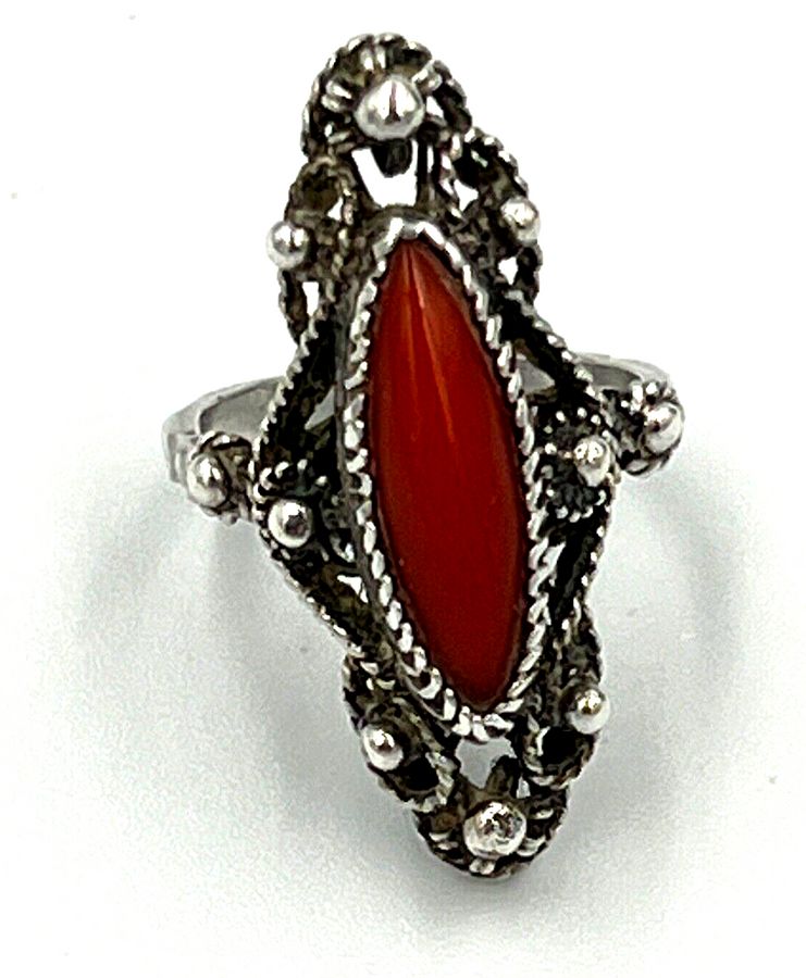 Antique Antique Silver Ring Set with Natural Coral Size J