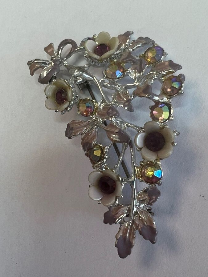 Antique Vintage Enamelled Brooch Pin set with amethysts