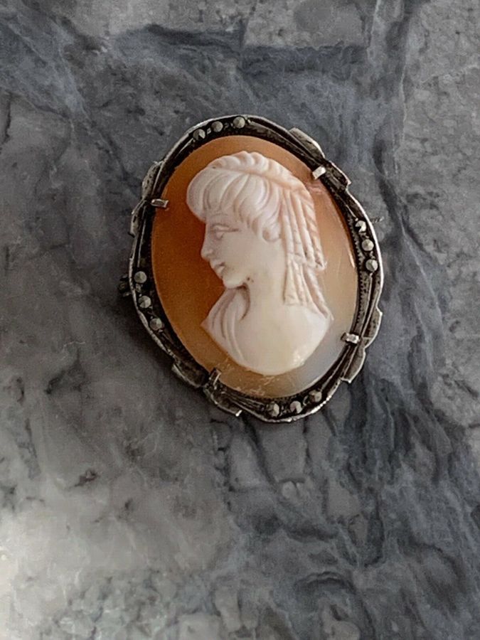 Antique Antique Hand Carved Shell Cameo Brooch Pendant  Solid Silver Mount Italian