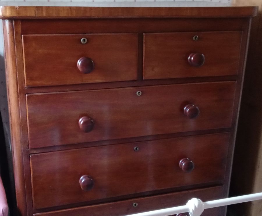 Chest of drawers