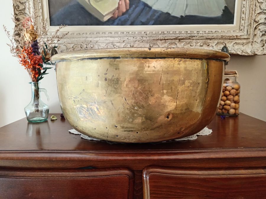 Antique Large old yellow copper pot 3.6 kg, wrought iron handle