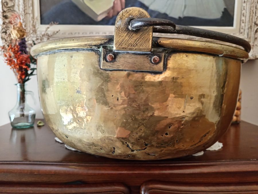 Antique Large old yellow copper pot 3.6 kg, wrought iron handle