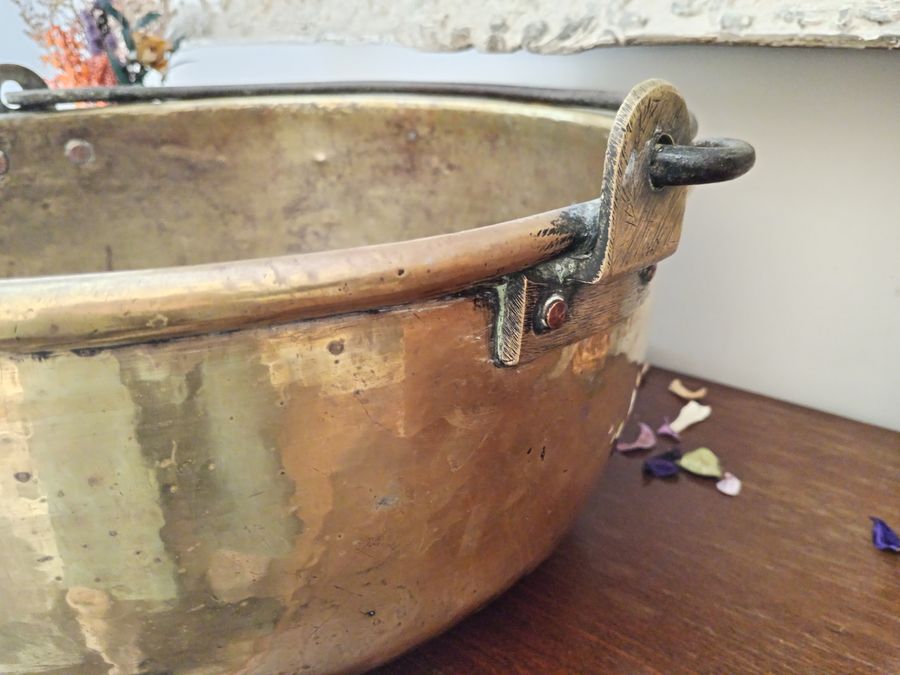 Antique Large old yellow copper pot 3.6 kg, wrought iron handle