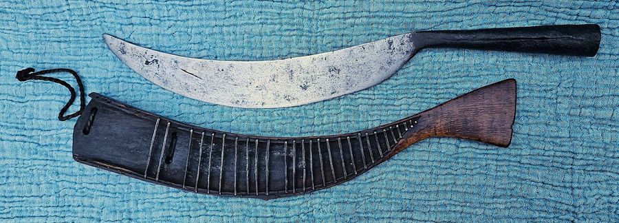 Antique Very rare antique ethnographic 19thc Taiwanese aboriginal Atayal lalaw head hunter knife - short sword Asian machete, Paiwan