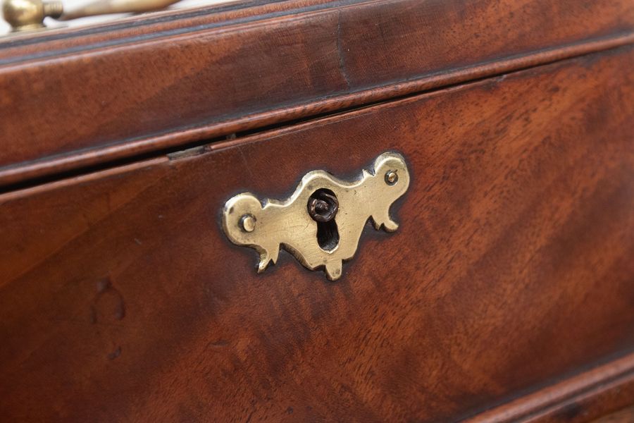 Antique Beautiful 18th century mahogany tea caddy with fitted interior.