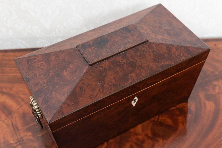 Antique Unusual bura yew tea caddy with two original tea compartments.