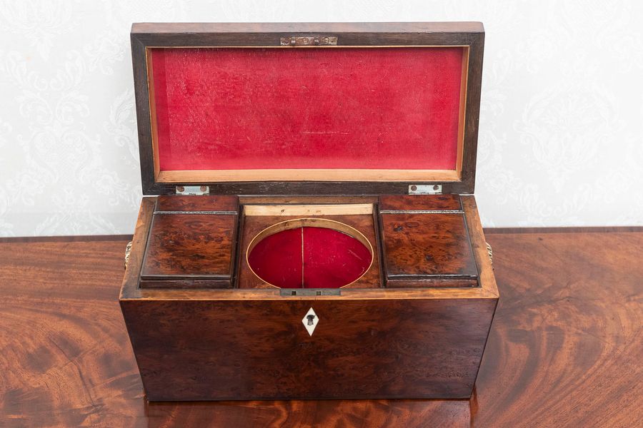 Antique Unusual bura yew tea caddy with two original tea compartments.