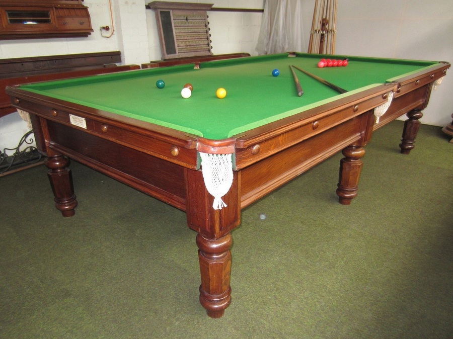 10ft x 5ft Billiard table by 'Hennig Bros' of London c1880 in solid English oak