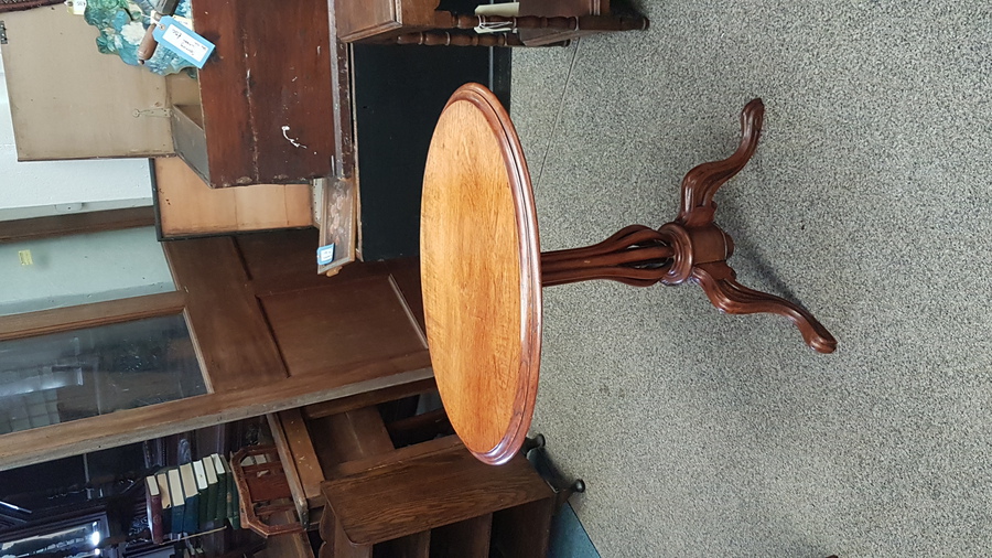 Antique Antique Victorian Oval Tripod Table 