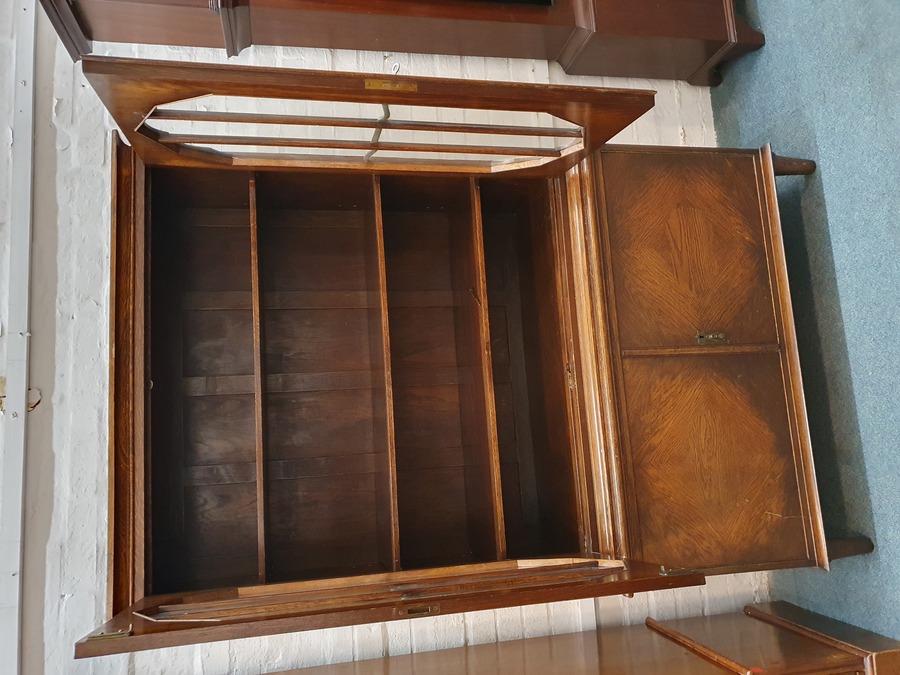 Antique Good 1920's Oak Bookcase Cabinet 