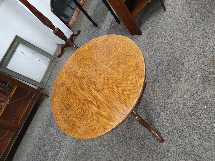 Antique Antique Georgian Elm Tripod Table 