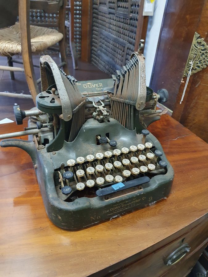 The Oliver No9 Typewriter