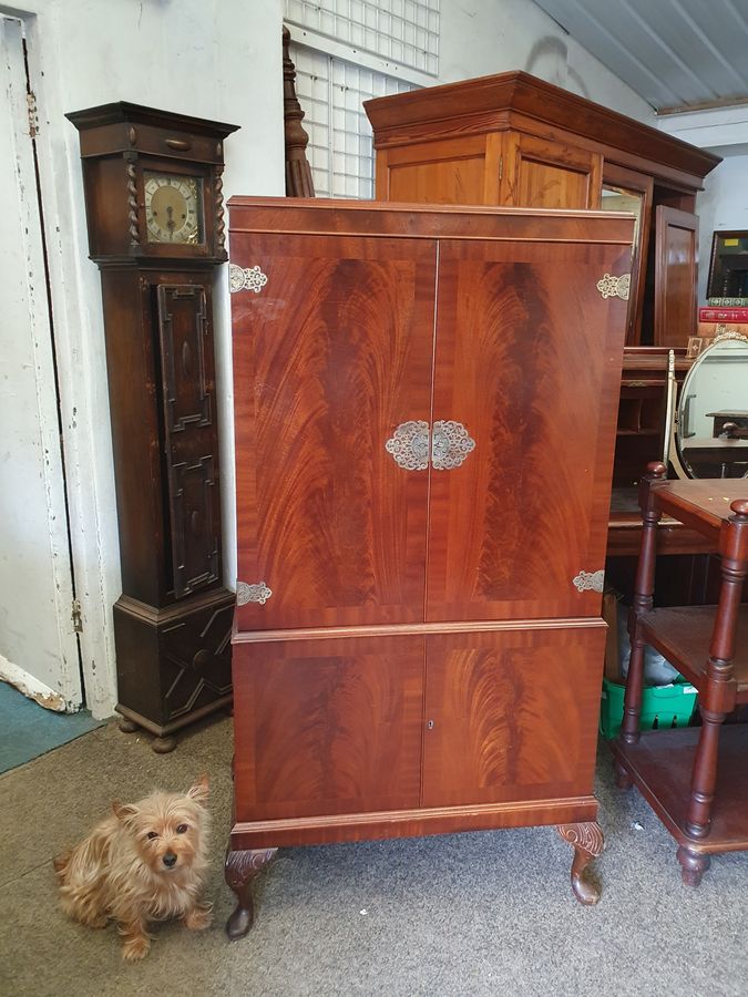 Antique Good Antique Style 1940's Cocktail Drinks Cabinet 