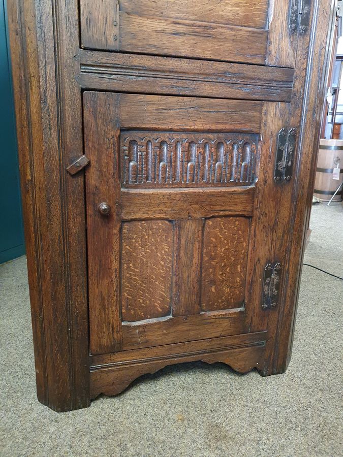 Antique Good 1920's Oak Corner Cupboard Cabinet 