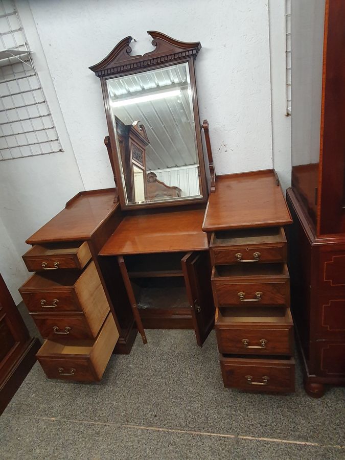 Antique Good Antique Bedroom Set Wardrobe Dressing Table Washstand & Bedside Cabinet 