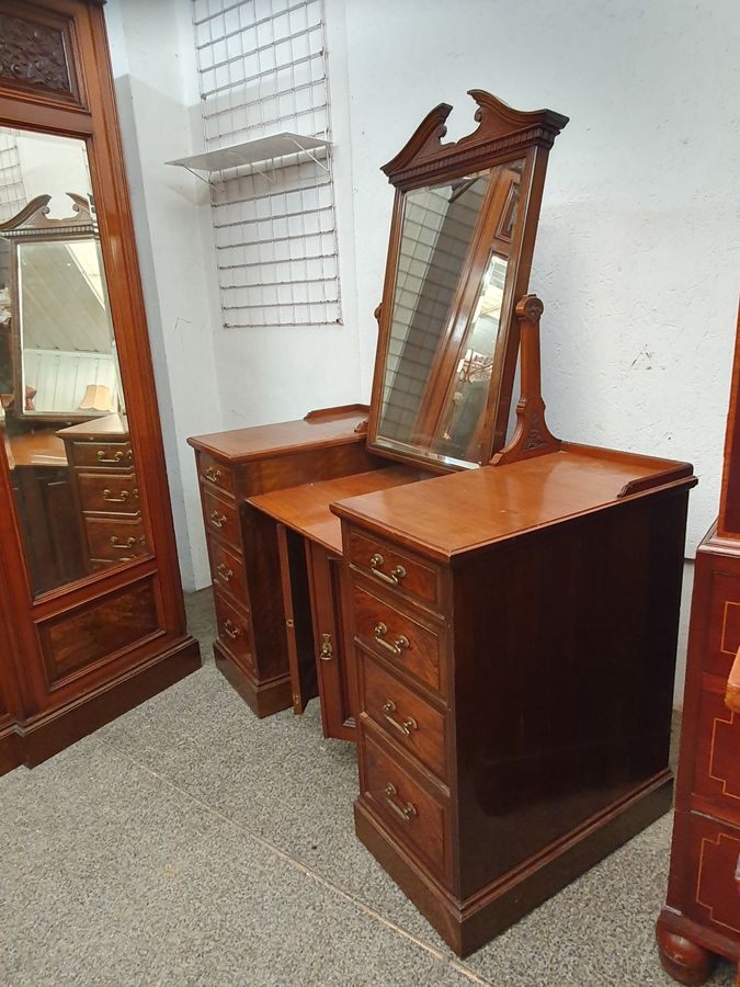 Antique Good Antique Bedroom Set Wardrobe Dressing Table Washstand & Bedside Cabinet 