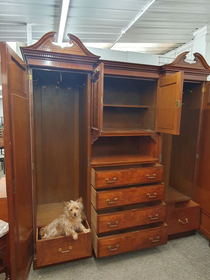 Antique Good Antique Bedroom Set Wardrobe Dressing Table Washstand & Bedside Cabinet 