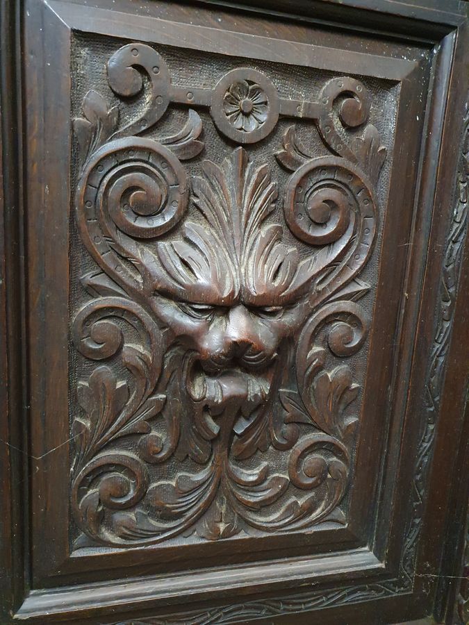 Antique Good Antique Late Victorian Lion Mask Face Carved Oak Mirror Back Sideboard 