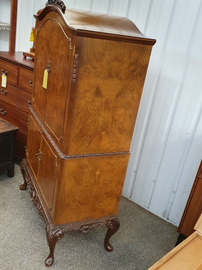 Antique Good Antique Style 1950's Walnut Cocktail Drinks Cabinet 