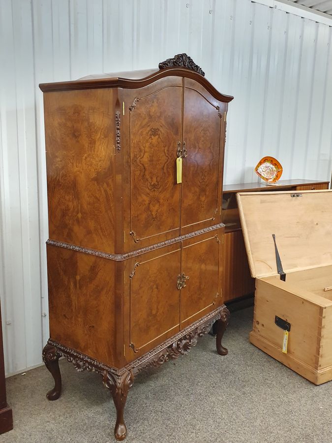 Antique Good Antique Style 1950's Walnut Cocktail Drinks Cabinet 