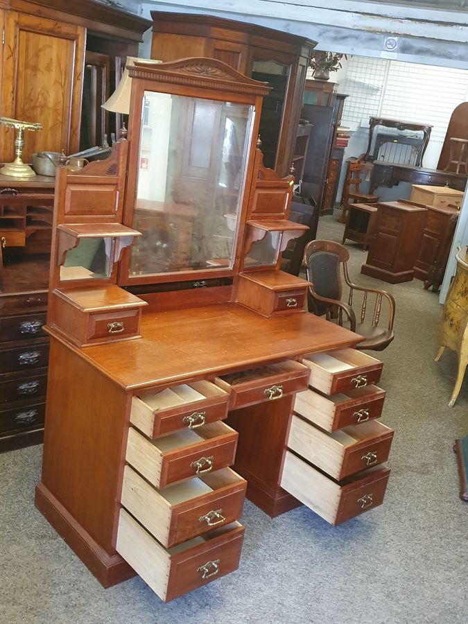 Antique Antique Dressing Table With A Mirror Back 