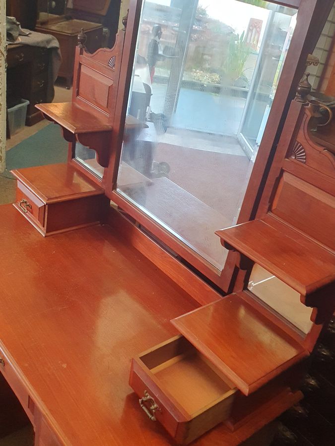 Antique Antique Dressing Table With A Mirror Back 