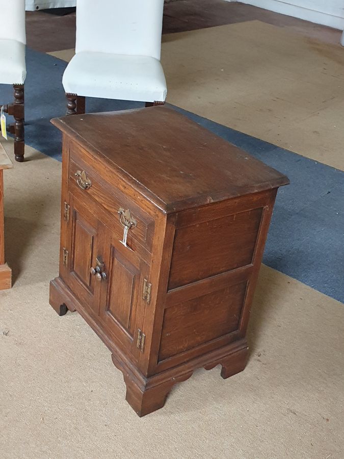 Small 20thC Antique Style Cabinet Side Table