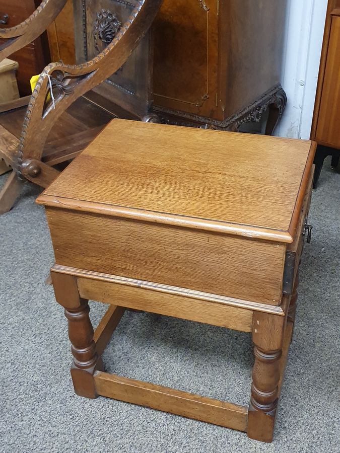 Antique Good 1940's Small Oak Lamp Bedside Side Table 