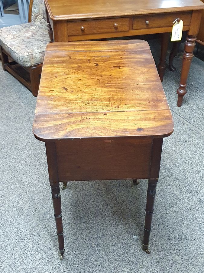 Antique Antique Mini Pembroke Side Lamp Table 