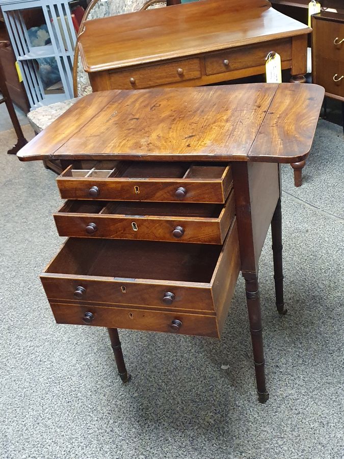 Antique Antique Mini Pembroke Side Lamp Table 