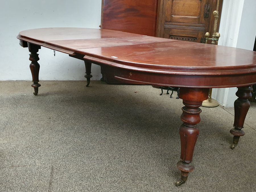 Antique Antique Victorian Round Extending Dining Table Seats 8