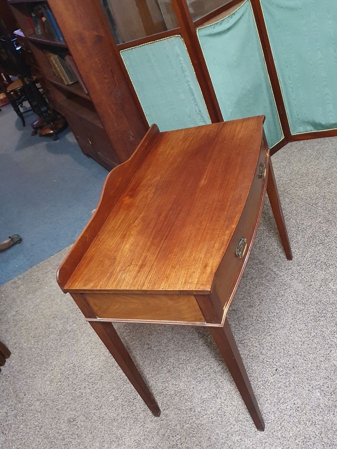 Antique Antique Side Table 