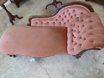 Antique Chaise Longue