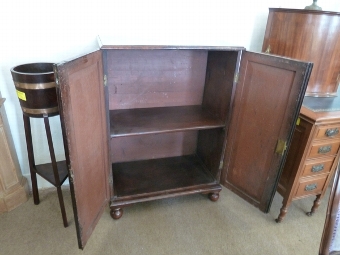 Antique 2dr Cabinet
