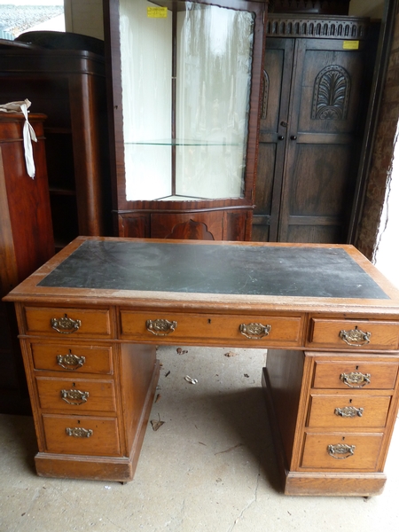 Pedestal Desk