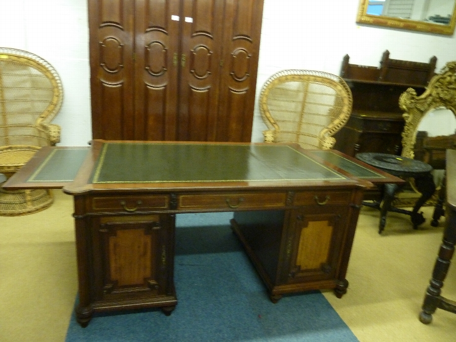 Partners Desk